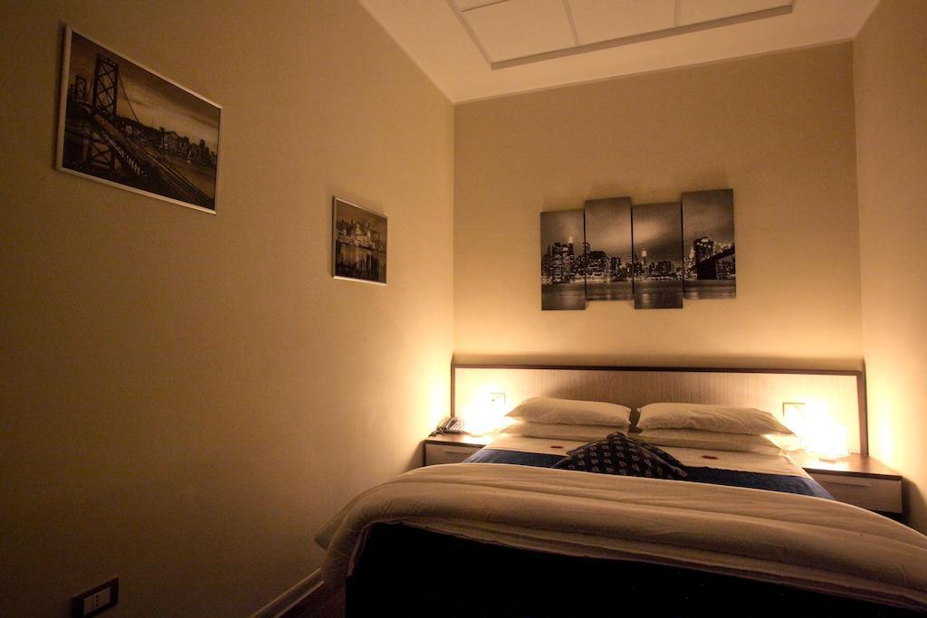 Aleksandr Brindisi Room photo